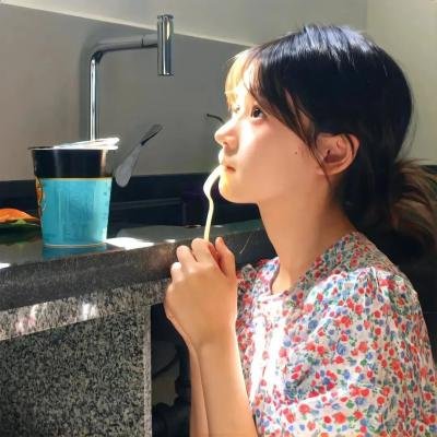 每日热榜 · 栏目配图